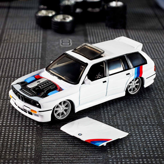 Hot Wheels Elite 64 1990 BMW 318i Touring - Exklusive Mattel Creations Car-examplecar